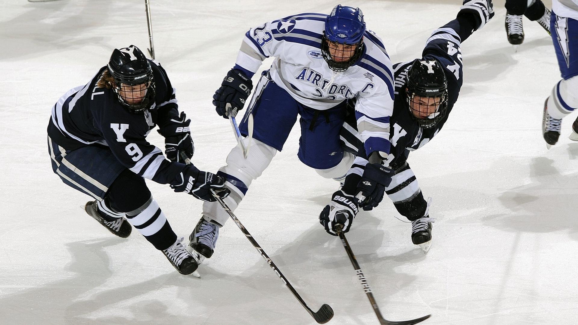 AC米兰主打两翼齐飞形成边路优势，ac米兰谁能打爆这条防线